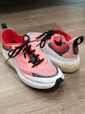 Nike Air Max Dia in Flash Crimson — RARE!